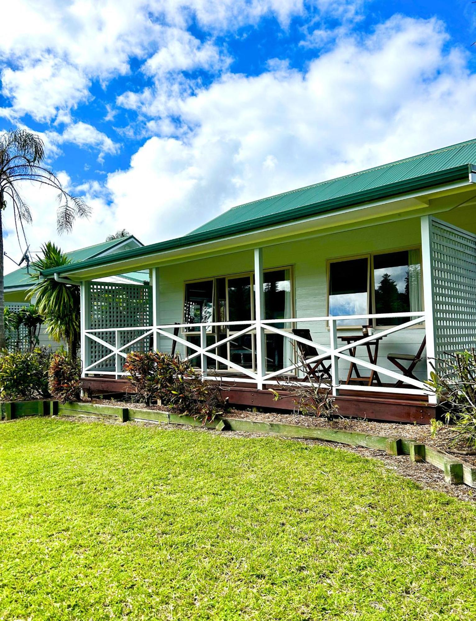 Poinciana Cottages Burnt Pine Kültér fotó